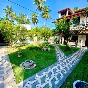 resort-dinu-lanka.kandyhotelsnow.com/